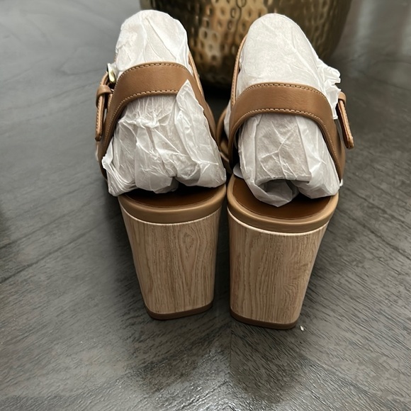 Naturalizer Rose Leather Block Heel Sandals - Picture 6 of 9